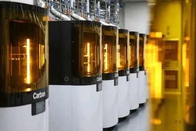 見(jiàn)證歷史,從3D到4D,adidas 攜手科技跑鞋賦能